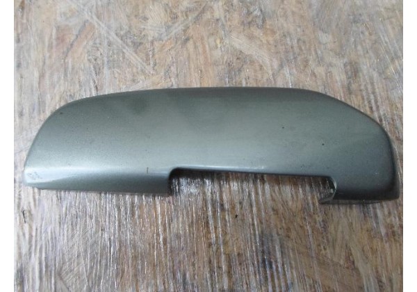 Накладка декоративна на петлю двері багажника (ліва, права), Peugeot Partner, 9625573677, 9625573577.